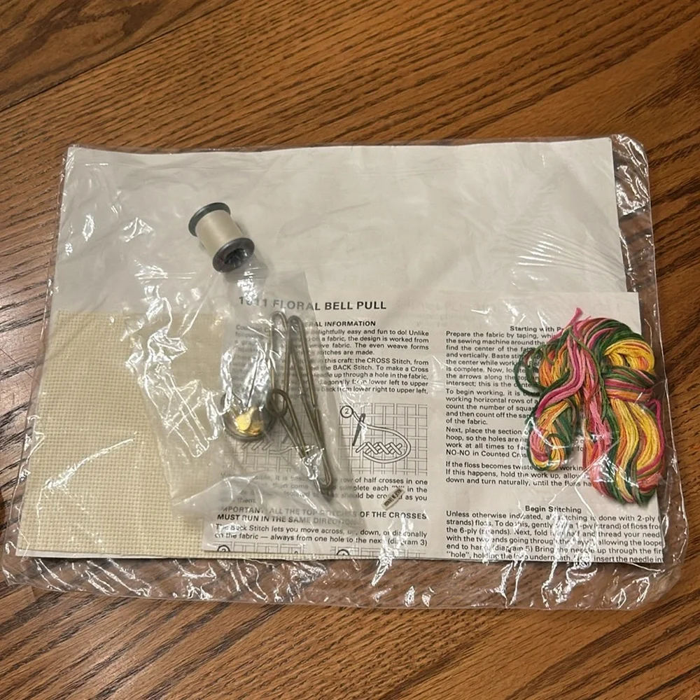 The creative circle 1611 sentimental keepsake floral bell pull sealed bag new